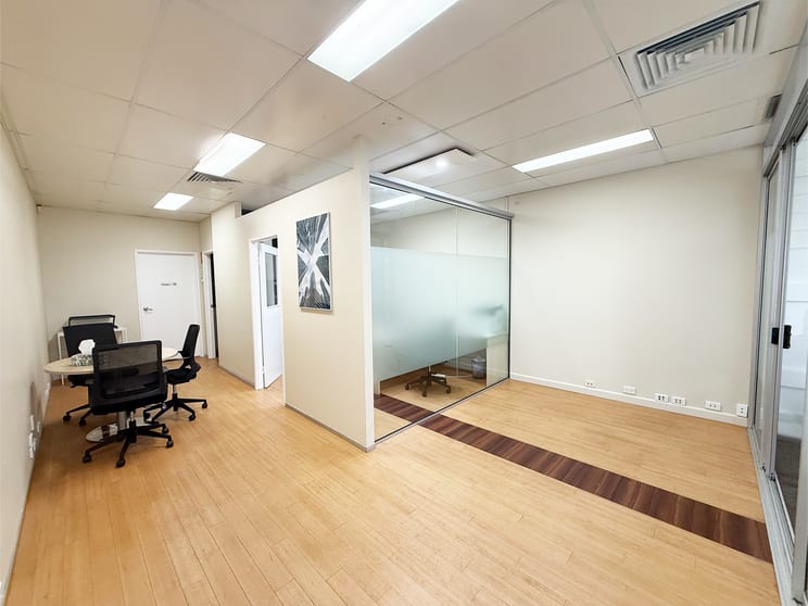 Click to view all images 2/43 Vanessa Boulevard Springwood QLD 4127 - Image 2