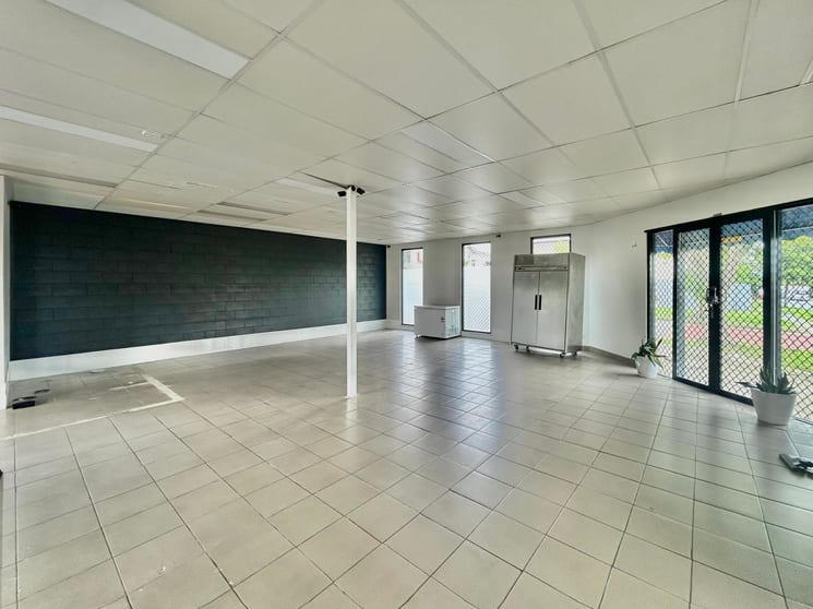 Click to view all images 6 Foote st Acacia Ridge QLD 4110 - Image 3