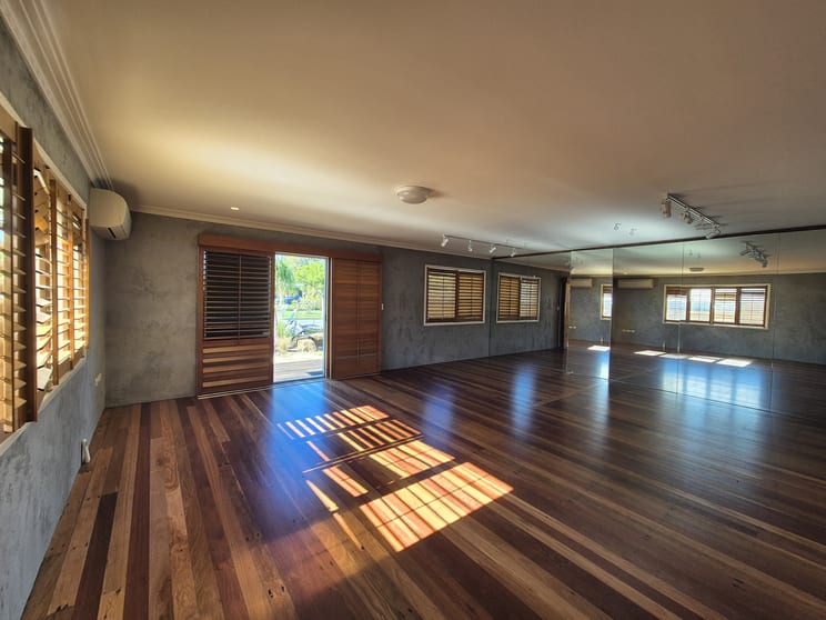 Click to view all images 19 Coronation Avenue Pottsville Beach NSW 2489 - Image 3