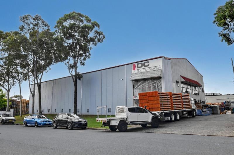 Click to view all images 17 Huntsmore Road Minto NSW 2566 - Image 2