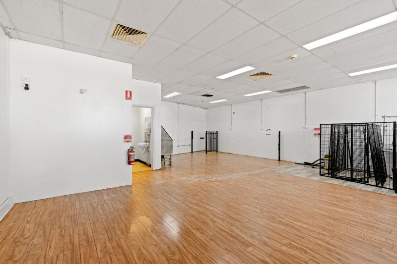 Click to view all images Unit 3/314 McDonalds Road South Morang VIC 3752 - Image 3