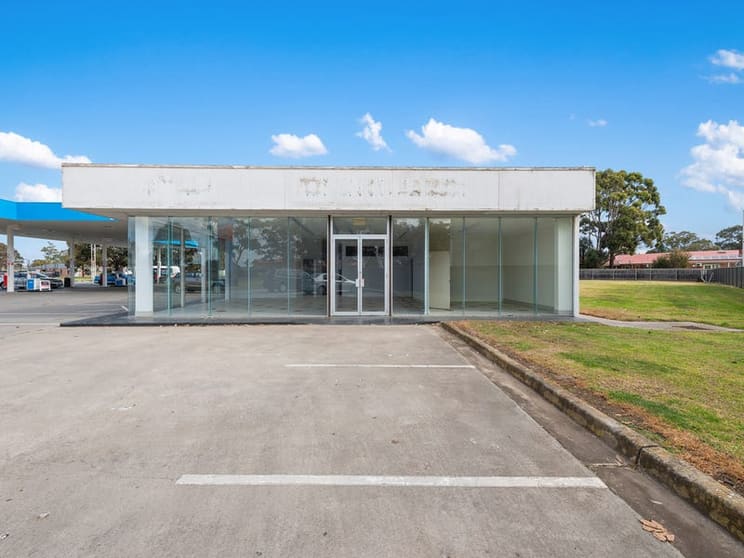 Click to view all images 2-8 Maffra-Sale Road Sale VIC 3850 - Image 3