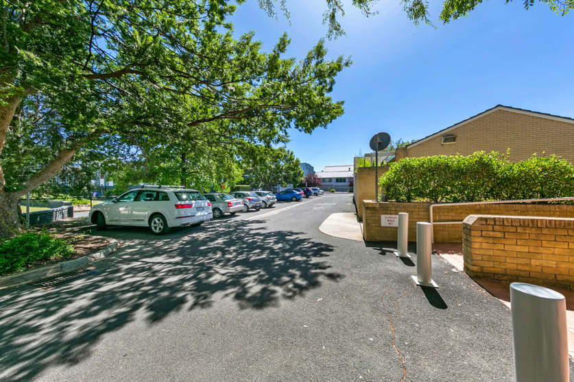 Click to view all images 8/5 Mckay Gardens Turner ACT 2612 - Image 2