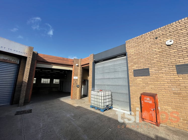 Click to view all images 2/7 Downard Street Braeside VIC 3195 - Image 1