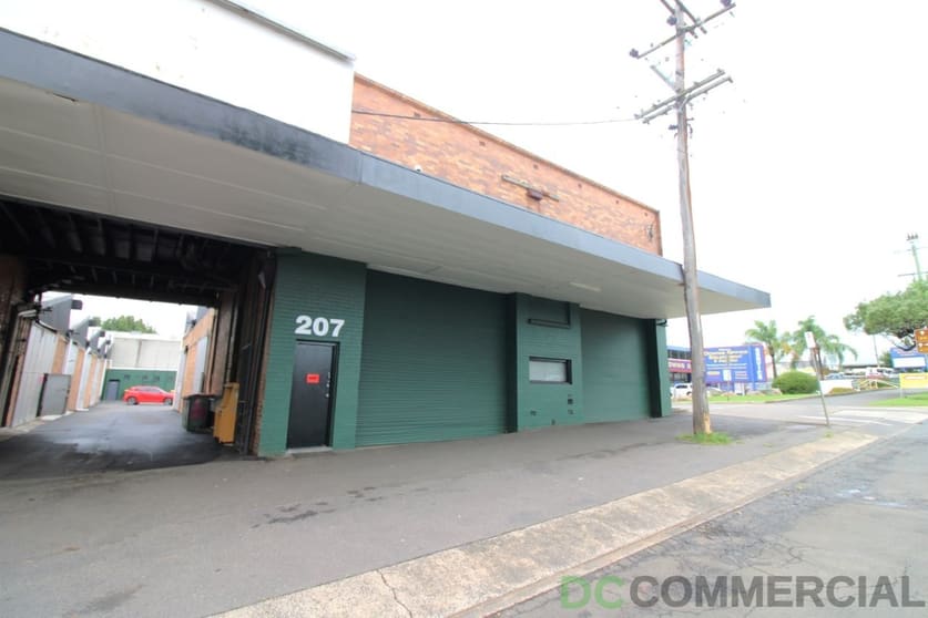 2/207 James Street Toowoomba City QLD 4350 - Image 1