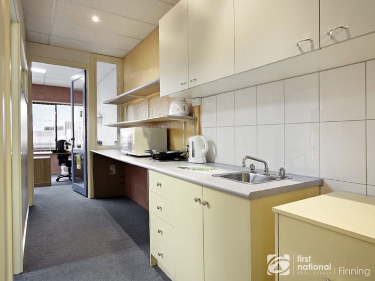 Level 1, 2/4A Gloucester Berwick VIC 3806 - Image 3