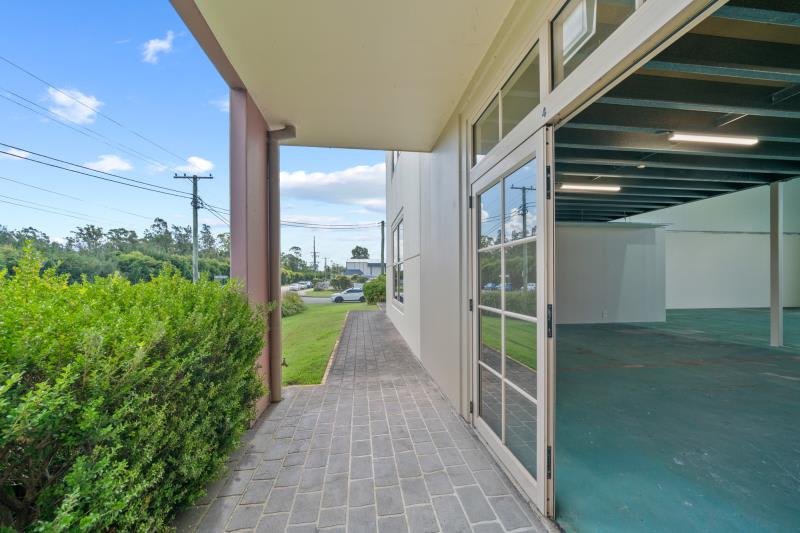 Click to view all images 6 Morton Close Tuggerah NSW 2259 - Image 2