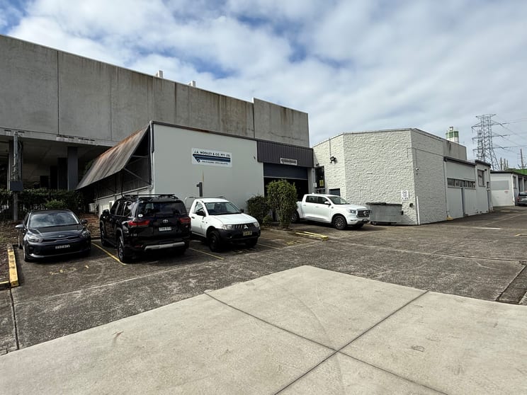 Click to view all images 1/4 Ethell Road Kirrawee NSW 2232 - Image 3