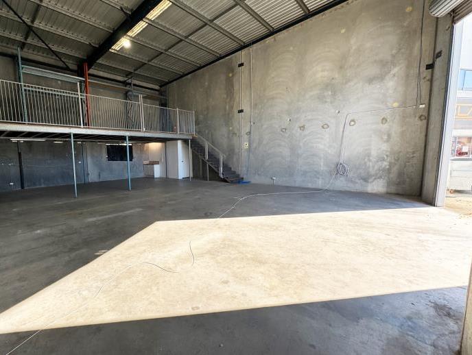 Click to view all images Unit 1/227a Brisbane Road Biggera Waters QLD 4216 - Image 1