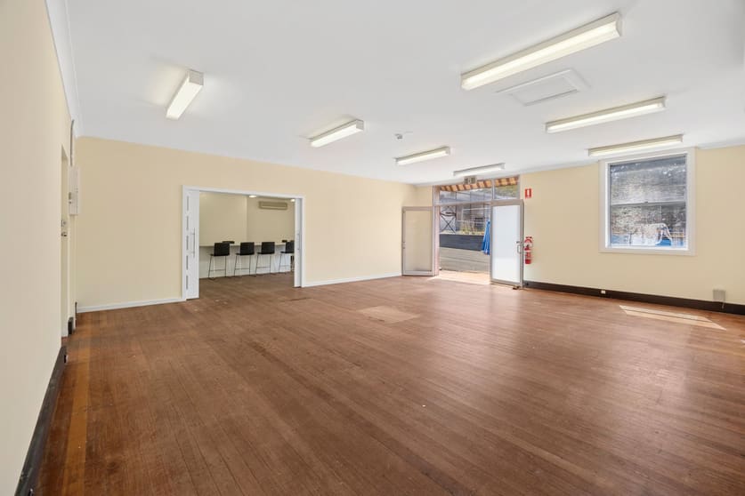 Click to view all images 11A & B/106 Old Pittwater Road Brookvale NSW 2100 - Image 2
