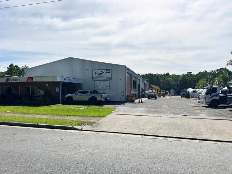 Click to view all images 11 Enterprise Street Caloundra QLD 4551 - Image 1