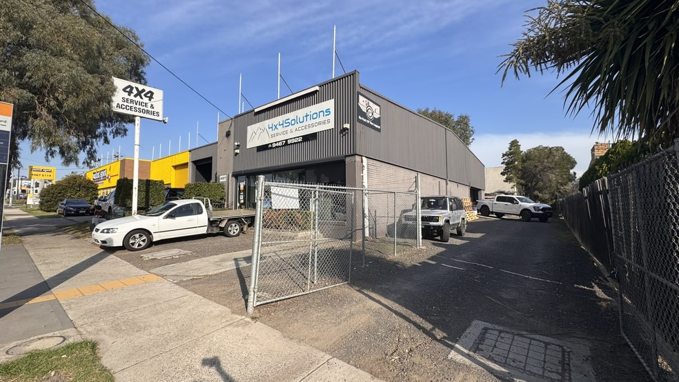 Click to view all images 497 Grimshaw Street Bundoora VIC 3083 - Image 2