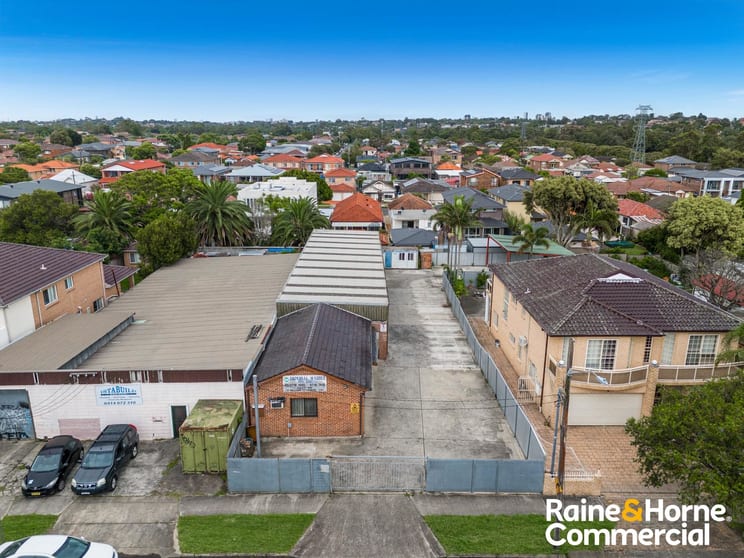 Click to view all images YARD + OFFICE/33 BELLOMBI ST Campsie NSW 2194 - Image 2