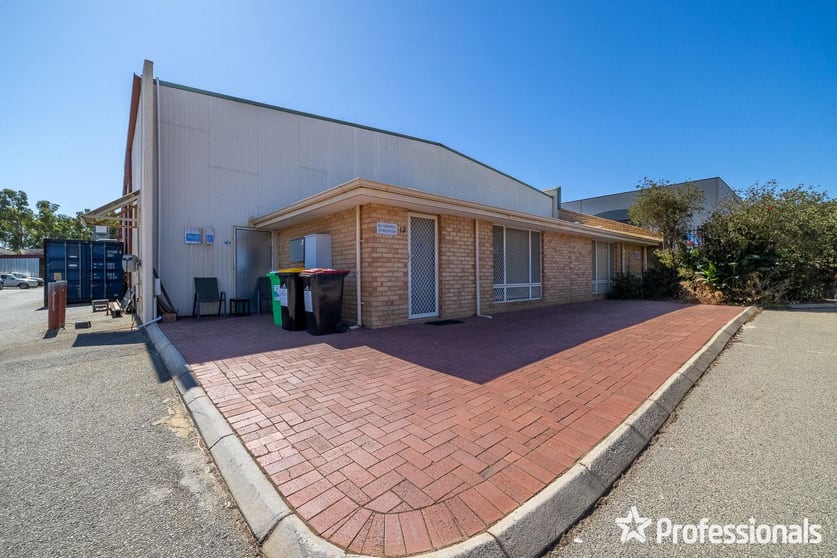 Click to view all images 1/12 Dickens Place Armadale WA 6112 - Image 2