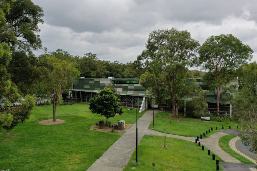 Click to view all images 28 Tallowwood Street Seven Hills QLD 4170 - Image 3