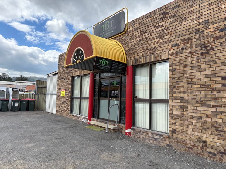 Click to view all images 3/178 Peel Street Tamworth NSW 2340 - Image 2