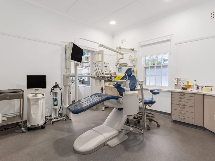 Click to view all images 1 Roseville Avenue Roseville NSW 2069 - Image 3