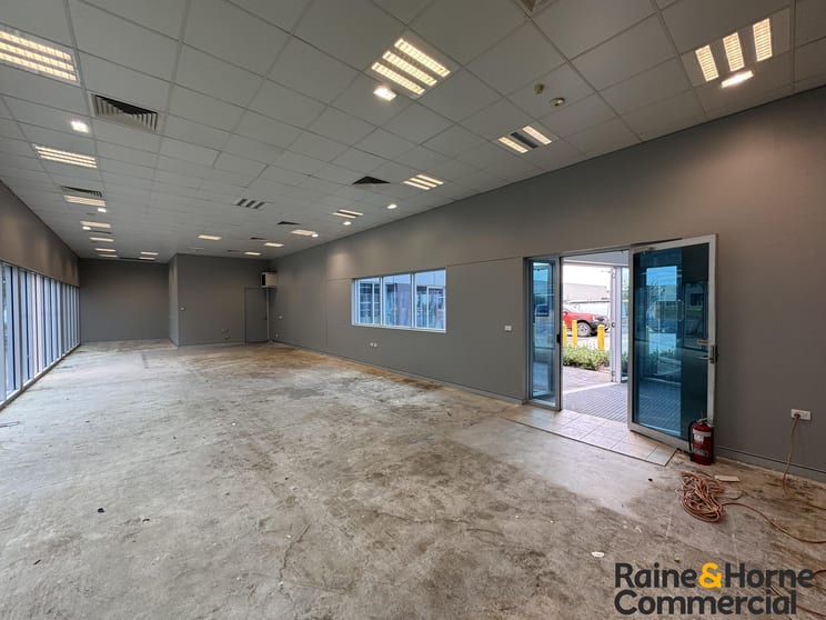 Click to view all images 62 Athllon Drive Greenway ACT 2900 - Image 3