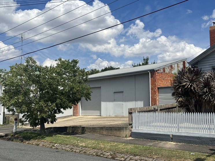 Click to view all images 28 Ebden Street Ballarat East VIC 3350 - Image 3