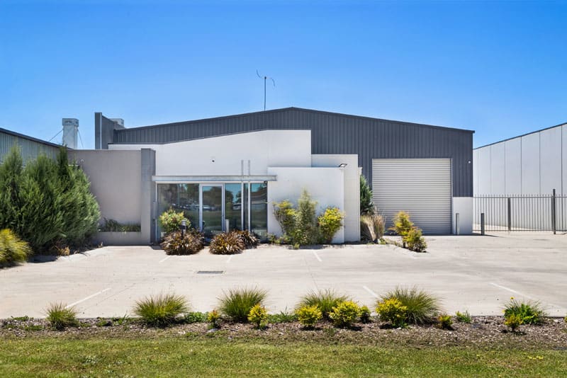 Click to view all images 10 Endeavour Way Alfredton VIC 3350 - Image 1