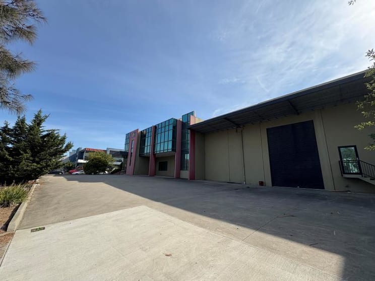 Click to view all images 109 Lambeck Drive Tullamarine VIC 3043 - Image 3