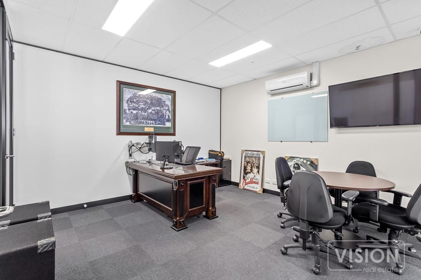 Click to view all images G1/33 Racecourse Road North Melbourne VIC 3051 - Image 3
