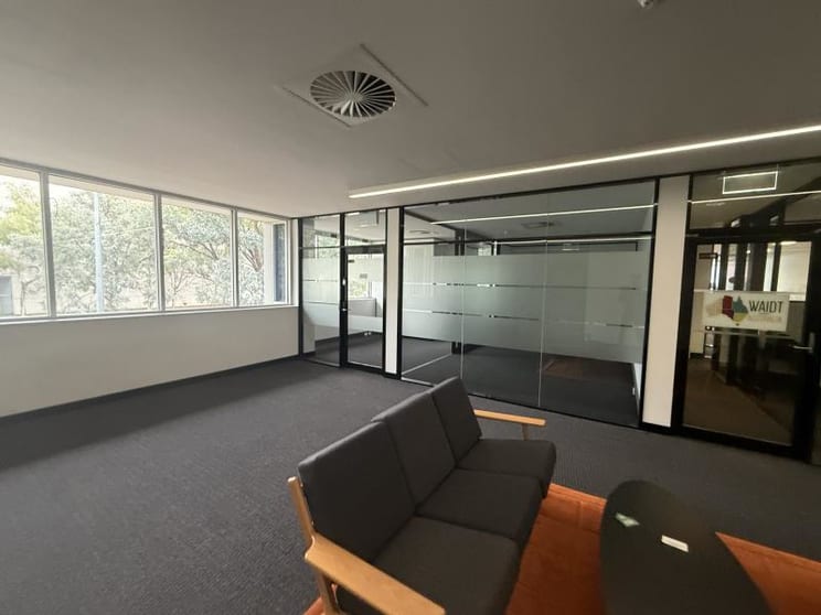 Click to view all images Unit 7/24 Iron Knob Street Fyshwick ACT 2609 - Image 2