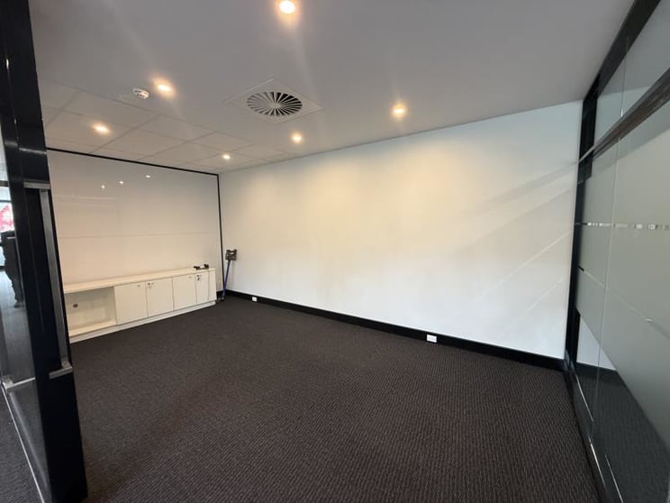 Click to view all images Unit 7/24 Iron Knob Street Fyshwick ACT 2609 - Image 3