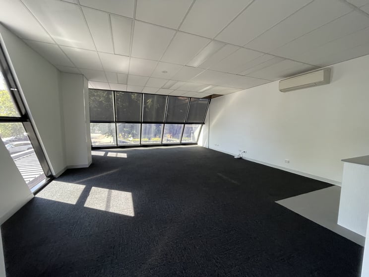 Click to view all images 2.01/77 Raleigh Street Essendon VIC 3040 - Image 3