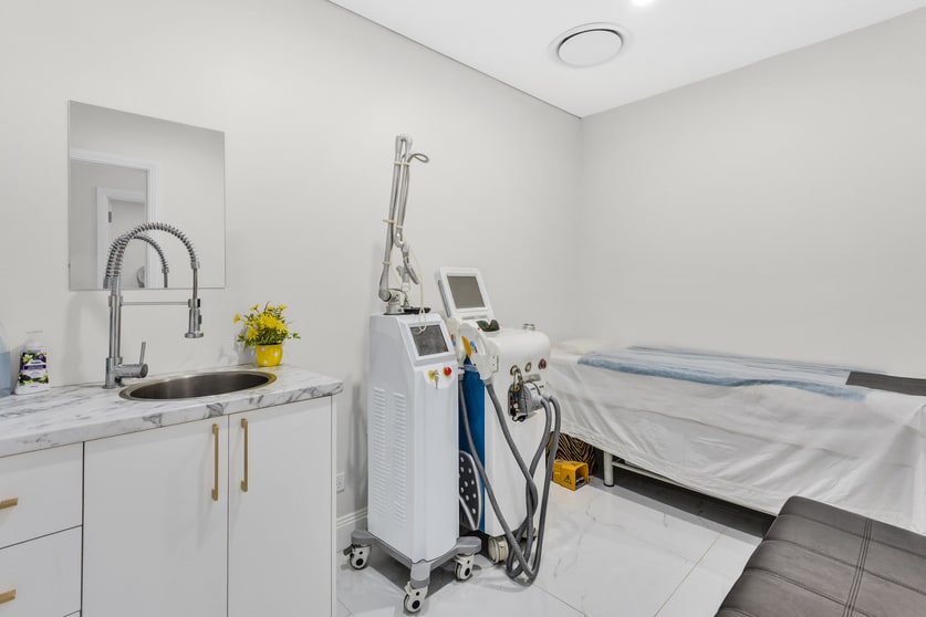 Click to view all images 13-15 Francis Street Dee Why NSW 2099 - Image 3
