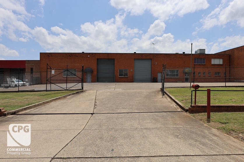 7 Field Close Moorebank NSW 2170 - Image 2