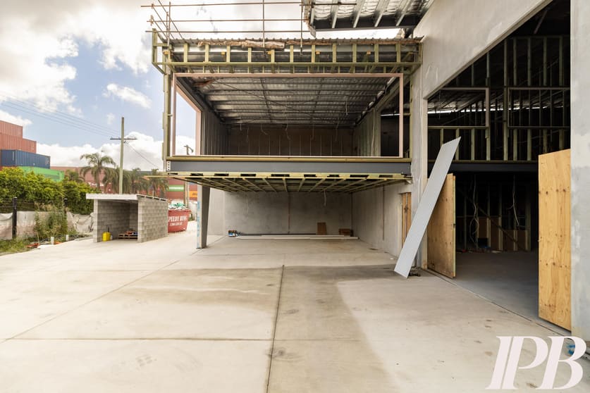 Click to view all images 95-97 Canberra Street Hemmant QLD 4174 - Image 3