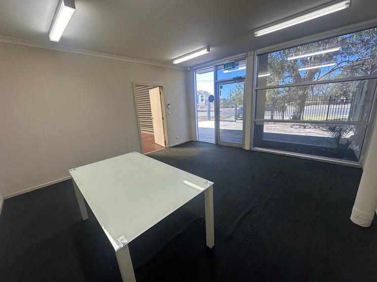 Click to view all images 51 Merri Concourse Campbellfield VIC 3061 - Image 3
