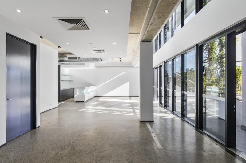 Click to view all images Level 3 & 4, 5 Kyabra Street Newstead QLD 4006 - Image 2