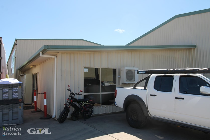 Click to view all images 2 Industrial Street Emerald QLD 4720 - Image 1