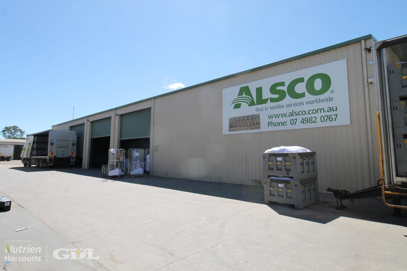 Click to view all images 2 Industrial Street Emerald QLD 4720 - Image 3