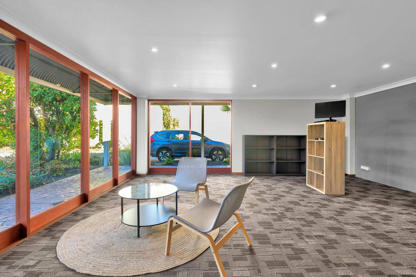 Click to view all images Unit 1/5 Ketch Close Fountaindale NSW 2258 - Image 2