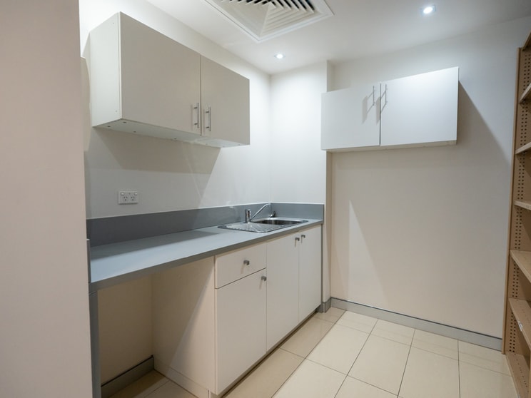 Click to view all images 2.20/4 Hyde Parade Campbelltown NSW 2560 - Image 2