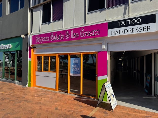 Click to view all images Shop 2/6 Normanby Street Yeppoon QLD 4703 - Image 1