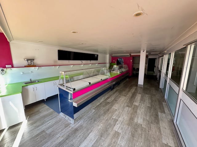 Click to view all images Shop 2/6 Normanby Street Yeppoon QLD 4703 - Image 3