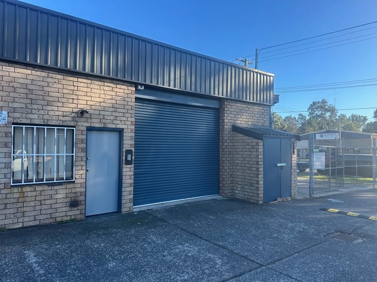 Click to view all images 1/6 Bon Mace Crescent Berkeley Vale NSW 2261 - Image 2