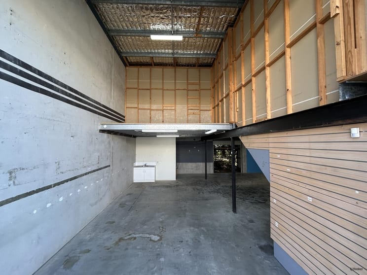 Click to view all images 11/7 Traders Way Currumbin Waters QLD 4223 - Image 2