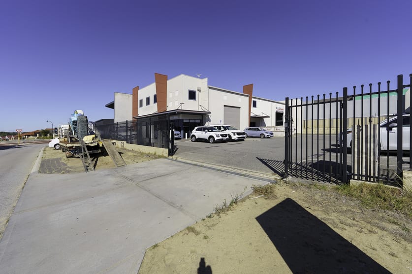 2/33 Boranup Avenue Clarkson WA 6030 - Image 3
