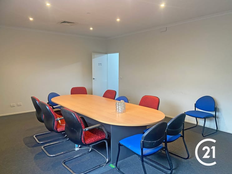 Click to view all images 16 McKenzie Road Echuca VIC 3564 - Image 3
