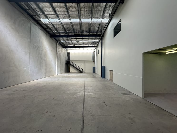 Click to view all images 89 Cook Street Port Melbourne VIC 3207 - Image 3