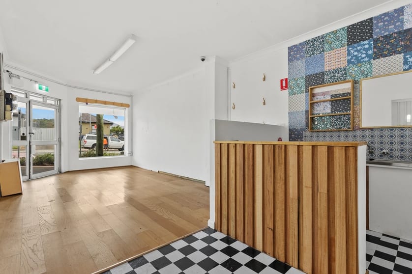 5/15-17 Lake Avenue Cringila NSW 2502 - Image 2