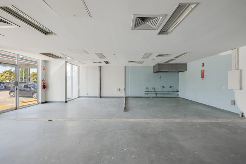 Click to view all images 2/85 Perth Street Rangeville QLD 4350 - Image 2