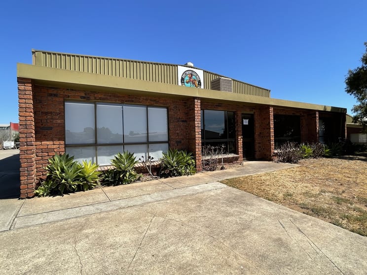 12 Heath Street Lonsdale SA 5160 - Image 1