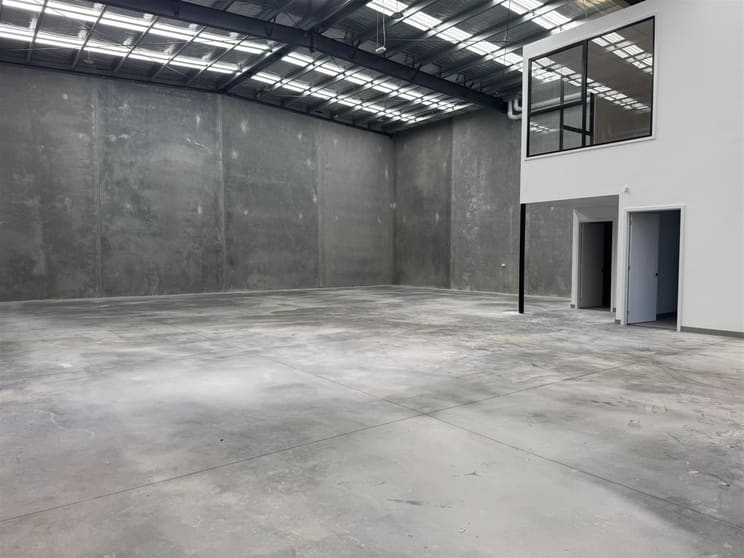 Click to view all images 25B & 25C Freeway Drive Wallan VIC 3756 - Image 2