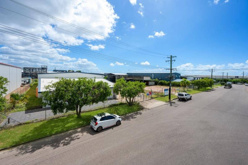 Click to view all images 79-85 Crocodile Crescent Mount St John QLD 4818 - Image 2